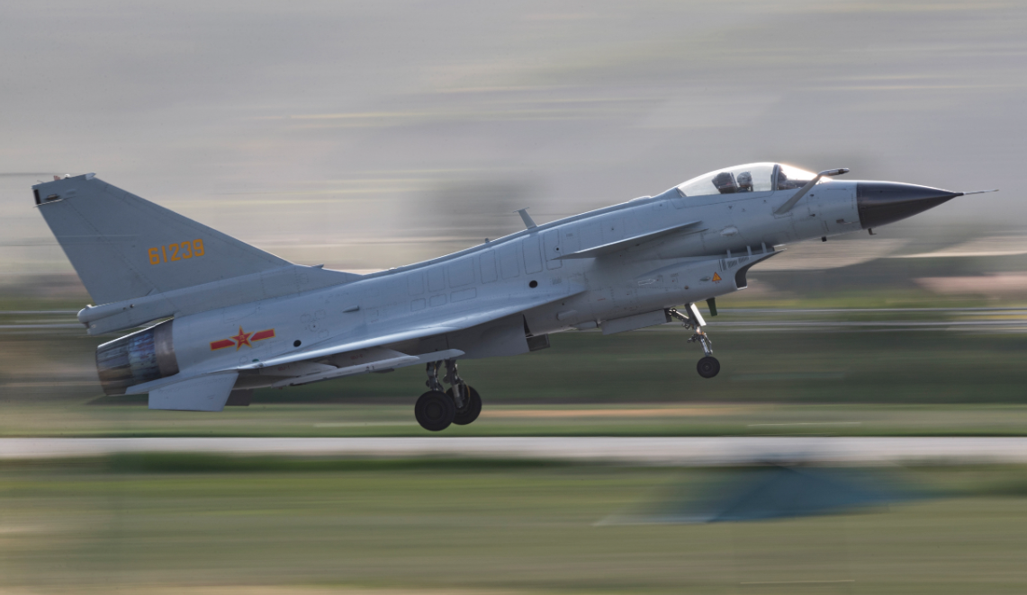 歼20跟歼16高产,那歼10扩产还有何优势或价值,海航为何没列装