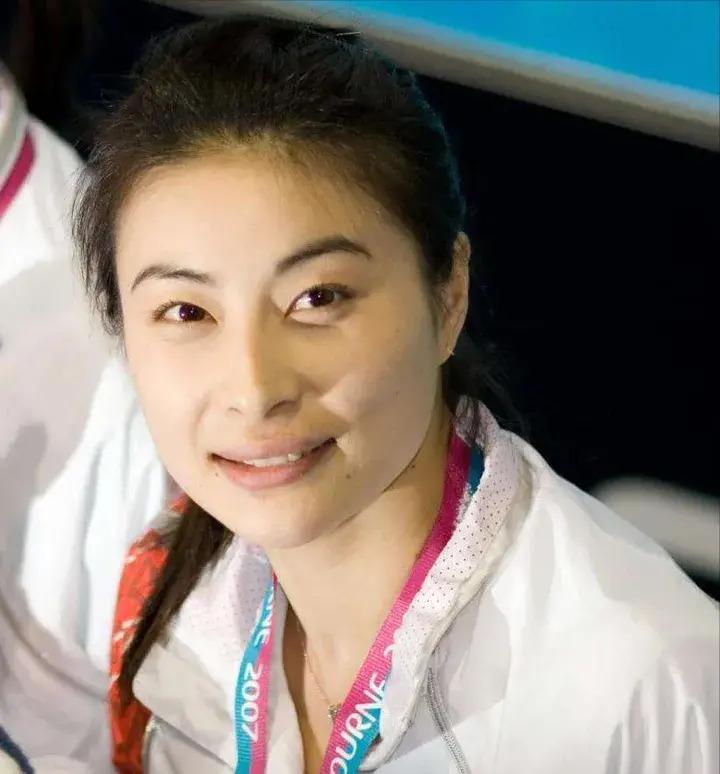 郭晶晶真会生!三个孩子都继承了奶奶的美貌!