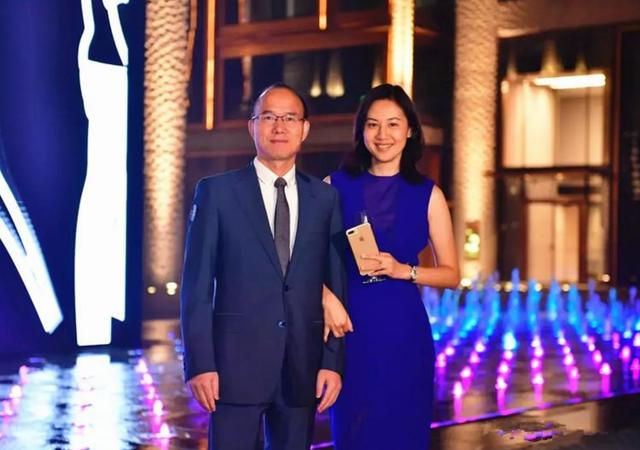 主持人王津元嫁大4岁富豪郭广昌连生3个孩子她过得幸福吗