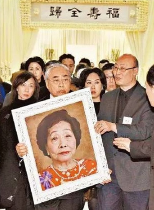 回顾林百欣宫斗情史19岁靠13块钱翻身成富豪4任太太个个不简单