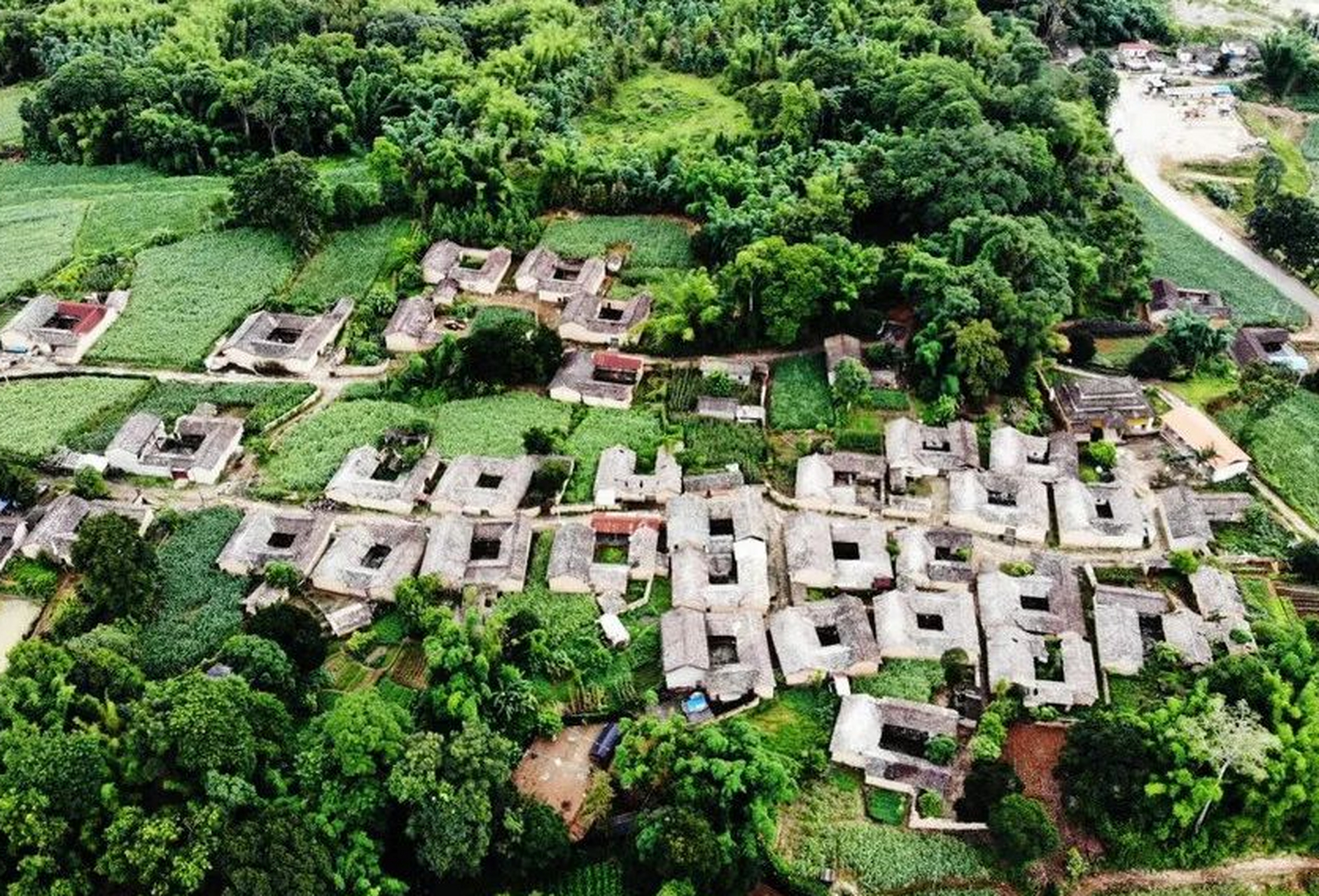 云南德宏陇川县藏着两个古村落宝藏!