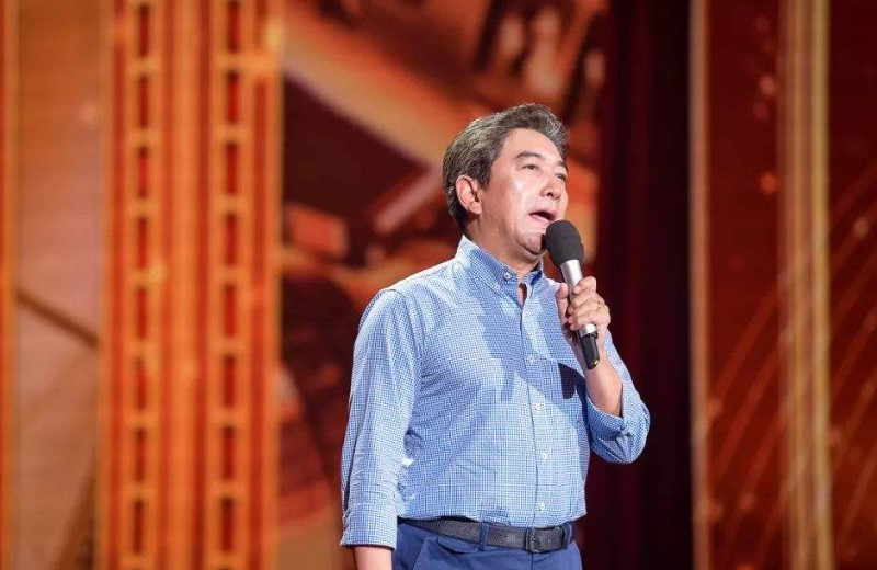 回顾水亦诗14岁父母离异25岁进央视工作如今将继母杨迪当闺蜜