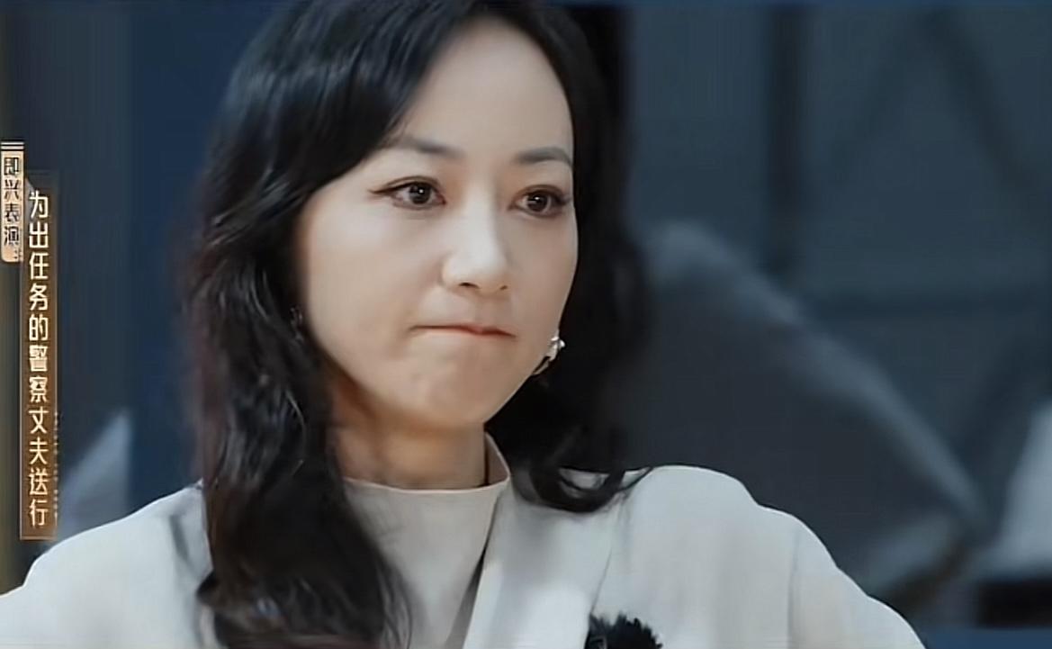 回顾这一次被赵雅芝身旁的叶童惊艳了60岁满头白发却冠压群芳