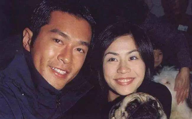 古天乐在被老搭档宣萱采访时,被问及和郭采洁的关系,宣萱急忙解围说:"