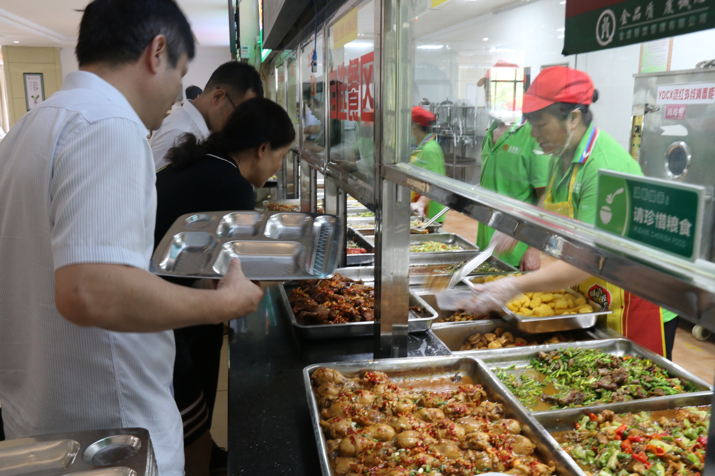 赣州中学食堂图片