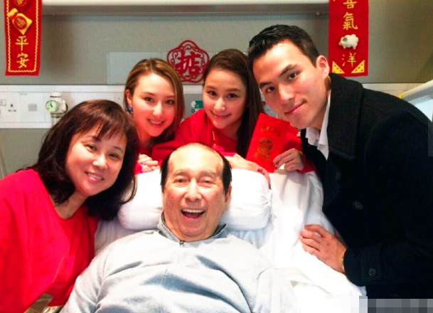 回顾何超莲绯色情史28岁坐拥10亿嫁妆追爱8年被4个男人无情辜负