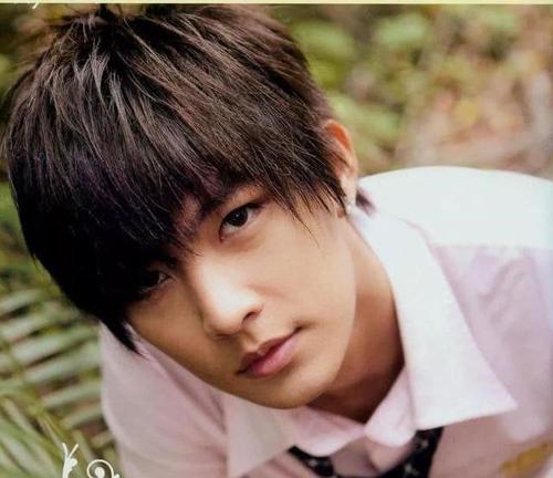 回顾6个过气组合生存现状有人落魄街头摆摊有人直播只200人观看