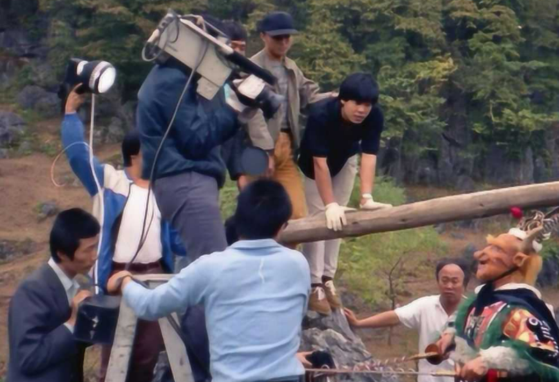 回顾演员休息时都在干嘛第一张我忍住了杨紫这张我能笑一整天