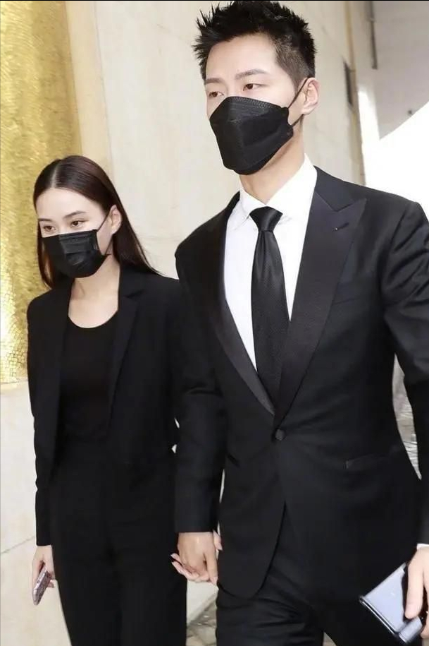 回顾何超莲绯色情史28岁坐拥10亿嫁妆追爱8年被4个男人无情辜负