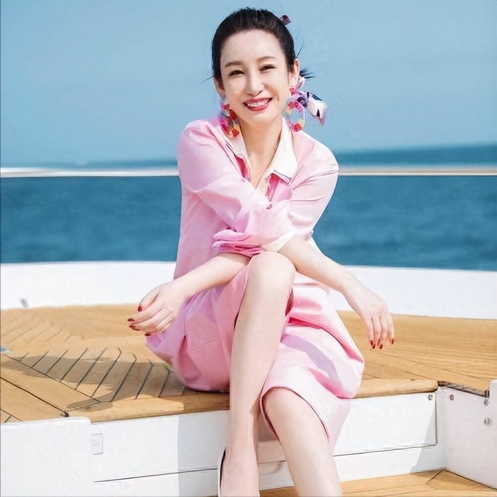 "最丑影后"秦海璐