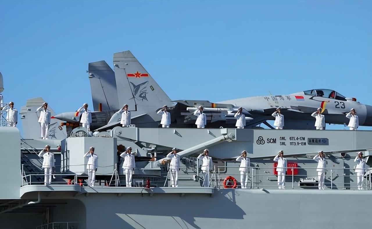 主要原因有两个,第一个是山东舰编队并不需要频繁的出海训练.