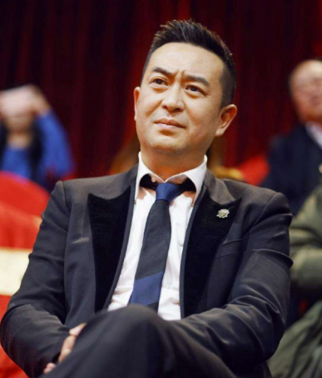 回顾王海燕嫁演员张嘉益41岁当妈也幸福丈夫打麻将让她很烦恼