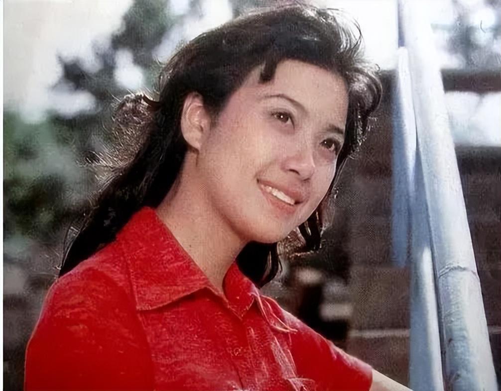 回顾演员吴玉华与汪俊离婚后转身嫁给画家莫大风她过的怎样