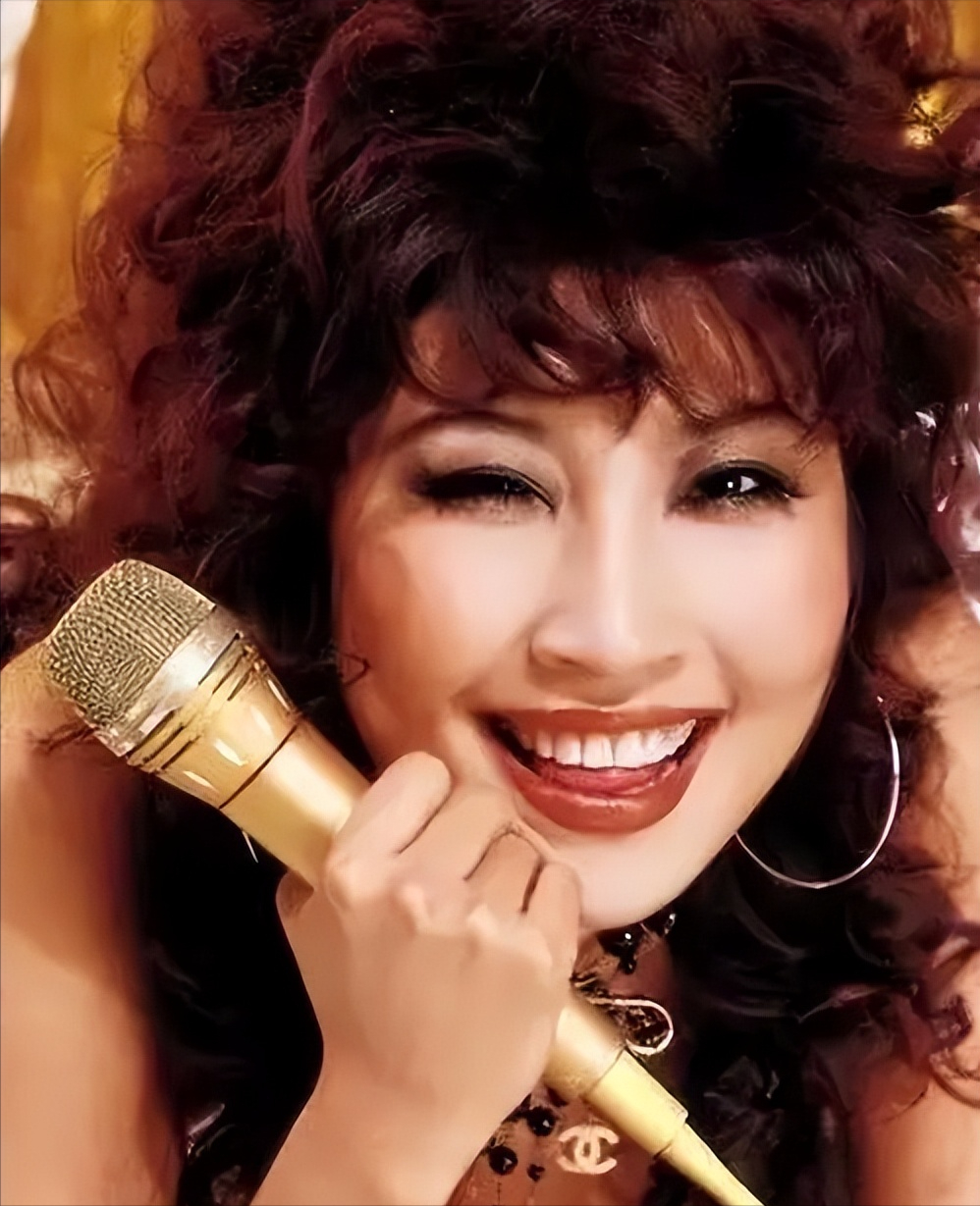 回顾中国八大女歌手排名有的至今活跃有的却已皈依佛门