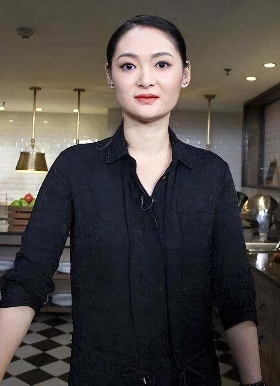 回顾胡敬嫁三德子赵亮支持丈夫养鸡14年如今身价过亿