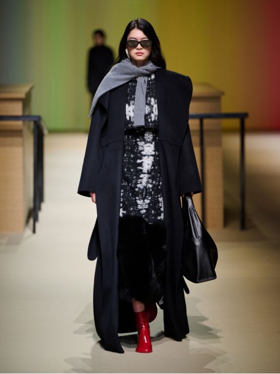 国潮女装品牌lfax上海时装周放光彩,圆满完成展现创新力量