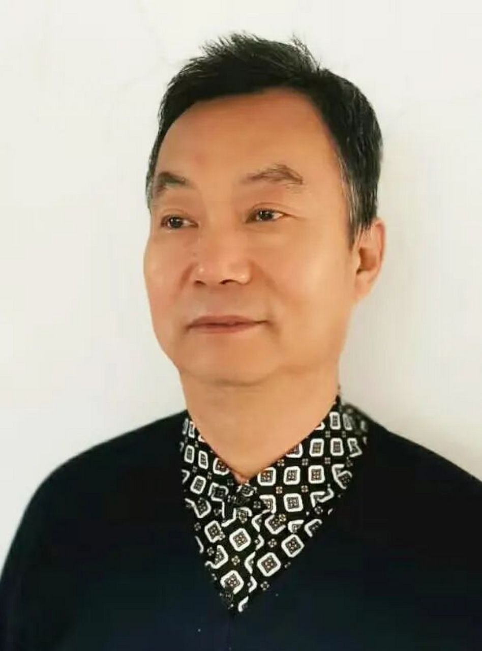 艺农张勇军,国画油画双绝画家.