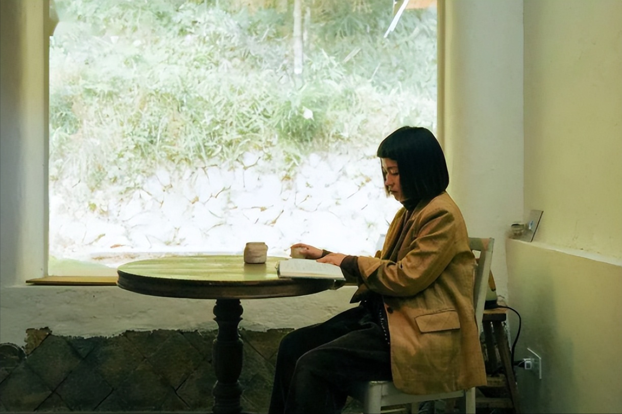 8个好友组团隐居不花钱尝试在深山养育下一代结果如何