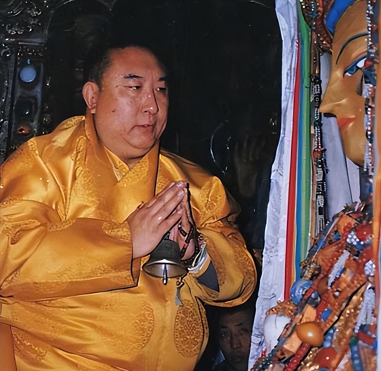 回顾十世班禅圆寂前后遗容朝北塔体用614公斤黄金2万多颗玛瑙