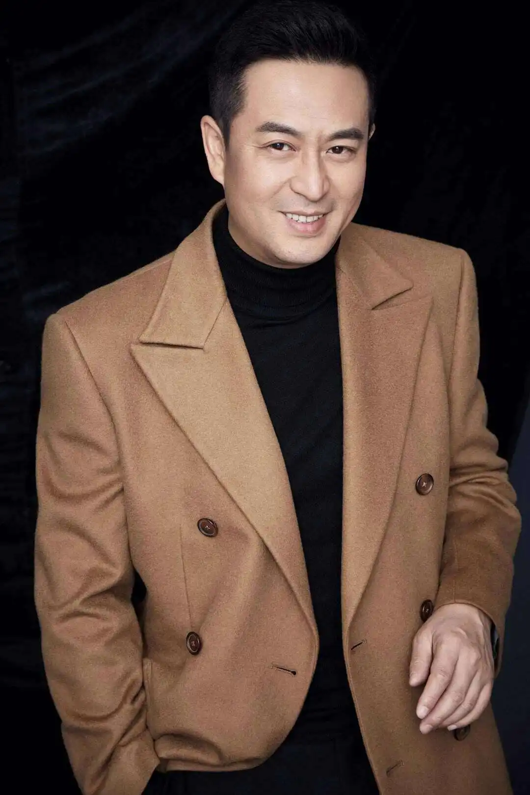 回顾王海燕嫁演员张嘉益41岁当妈也幸福丈夫打麻将让她很烦恼