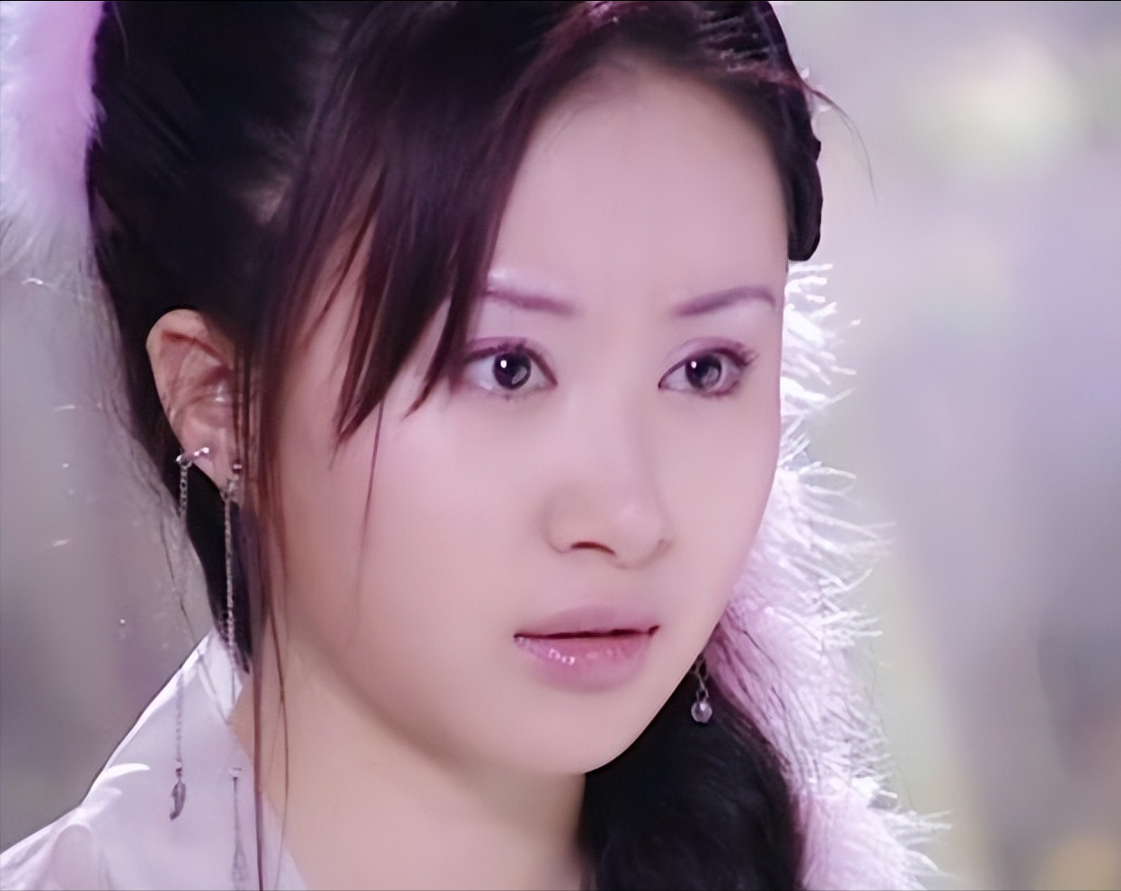 已经是经典的电视剧,即使是现在看也能看出不一样的乐趣和味道,可作为