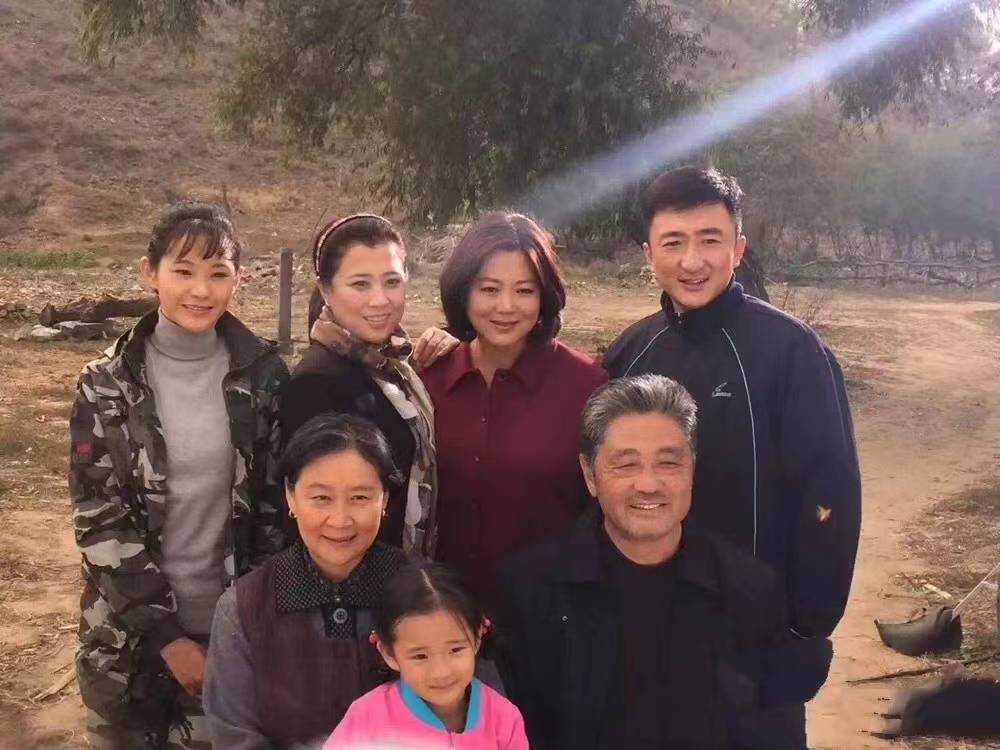 刘伯勋从小就有个当"演员"的梦想,所以高中毕业的他便收拾好行李去