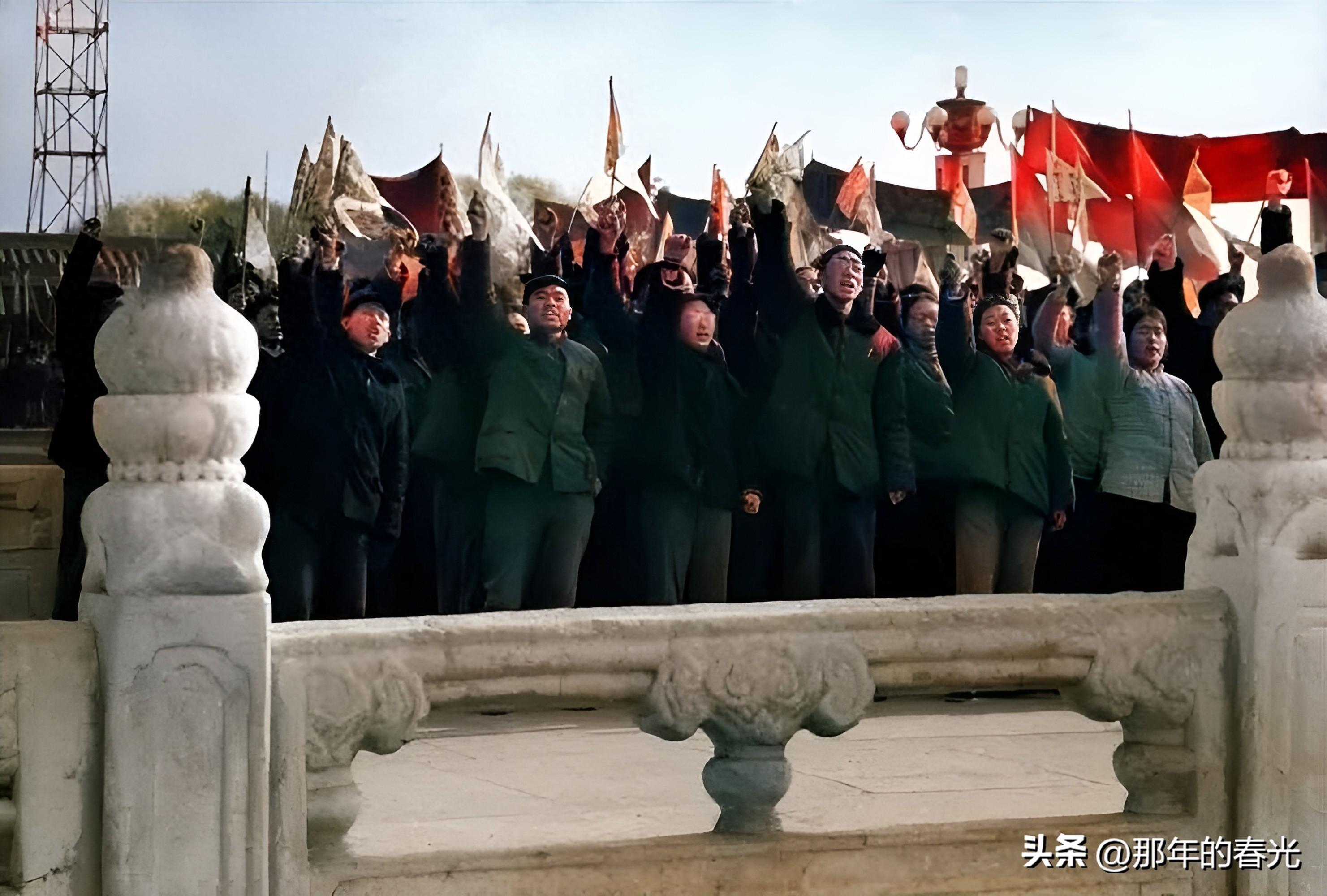 上世纪60年代老照片真实的记录下了平民百姓们的日常生活场景