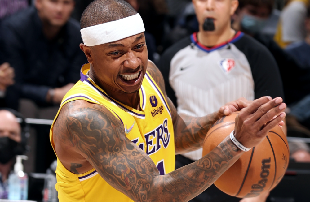 还是nba的钱好挣!小托马斯再续约 20天薪资公布 球迷:顶我10年