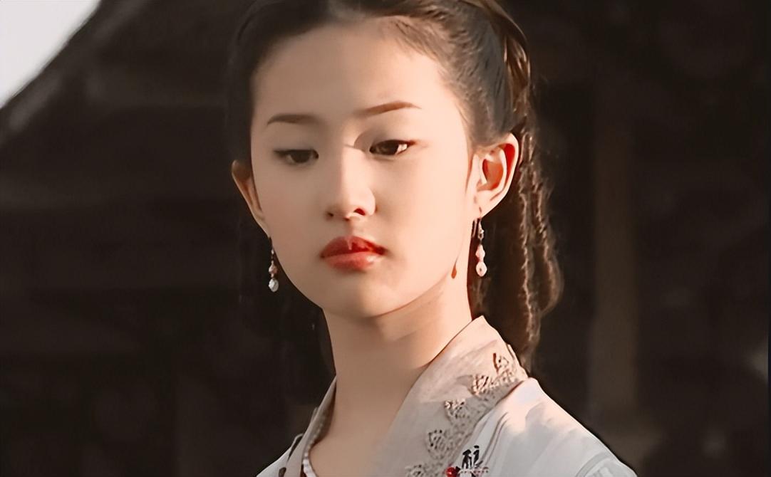 回顾那个把自己整容成刘亦菲的19岁女孩过得怎样了