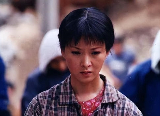 回顾谢兰与丈夫丁克12年后39岁意外产子如今一家三口其乐融融