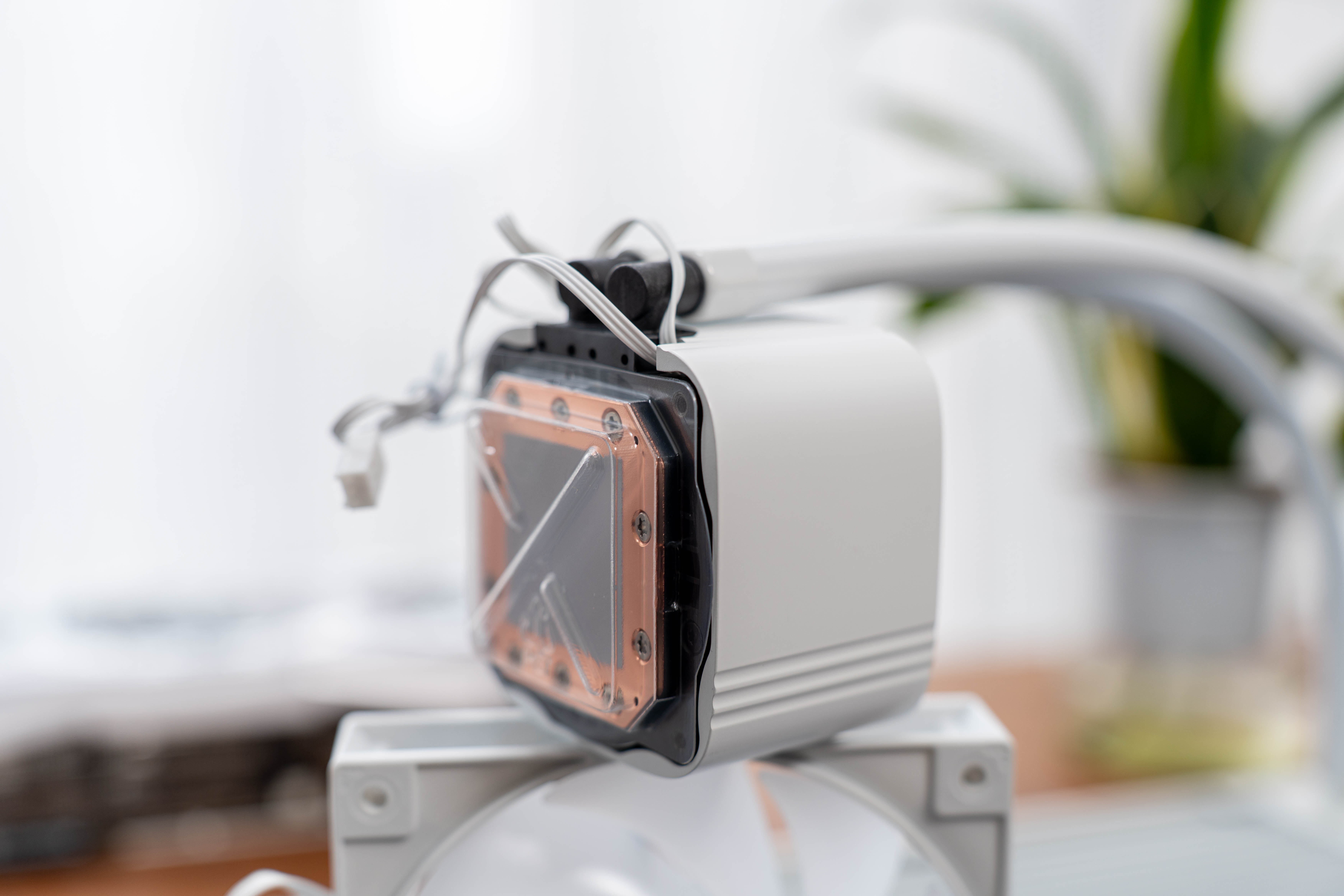 纯白光影海景房游戏生产力都不能少丨14700kf影驰4080装机