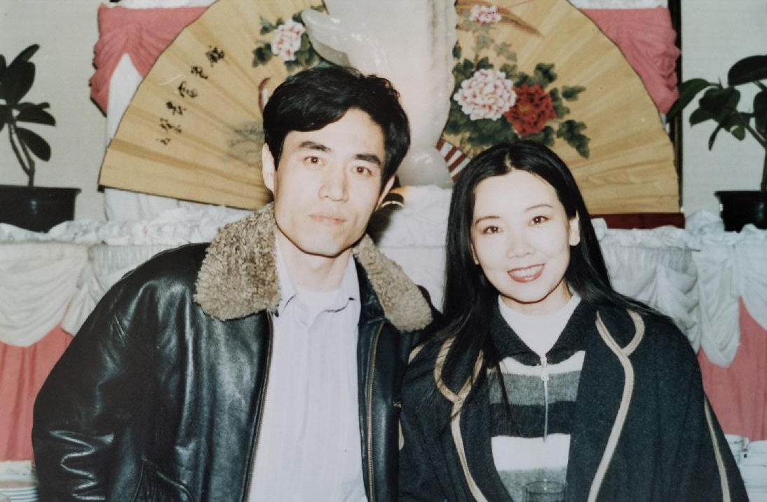 回顾陈宝国娶同学赵奎娥结婚40年宠妻如宝如今儿子让他很烦恼