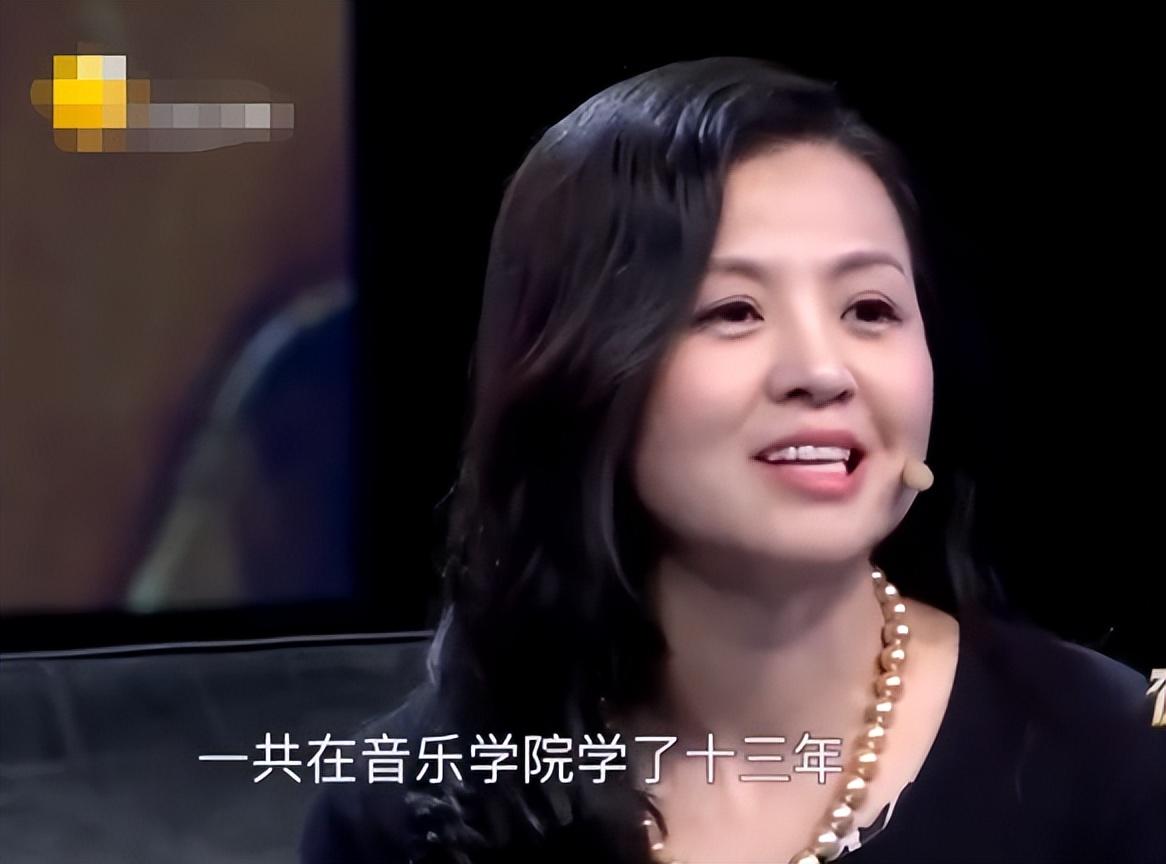 回顾王刚酗酒成性与前妻离婚58岁娶网恋女友得子后不敢老去