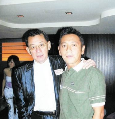 回顾杨其龙顽主情史35岁险成赌王女婿一生爱上4位女星难以自拔