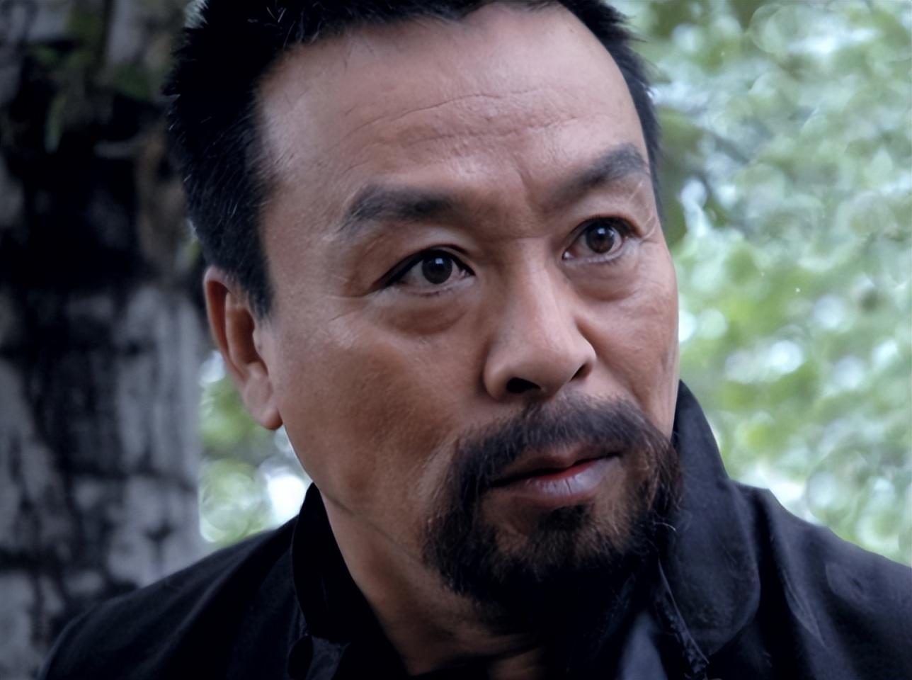 回顾演员储智博24岁娶初恋婚后分居14年如今婚姻状况如何