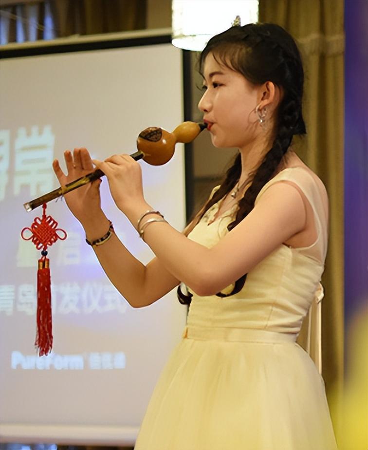 回顾那个把自己整容成刘亦菲的19岁女孩过得怎样了
