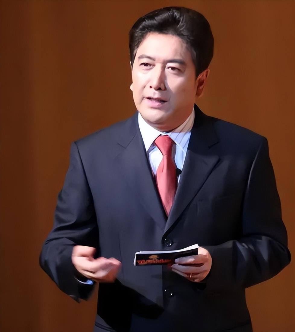 回顾水亦诗14岁父母离异25岁进央视工作如今将继母杨迪当闺蜜