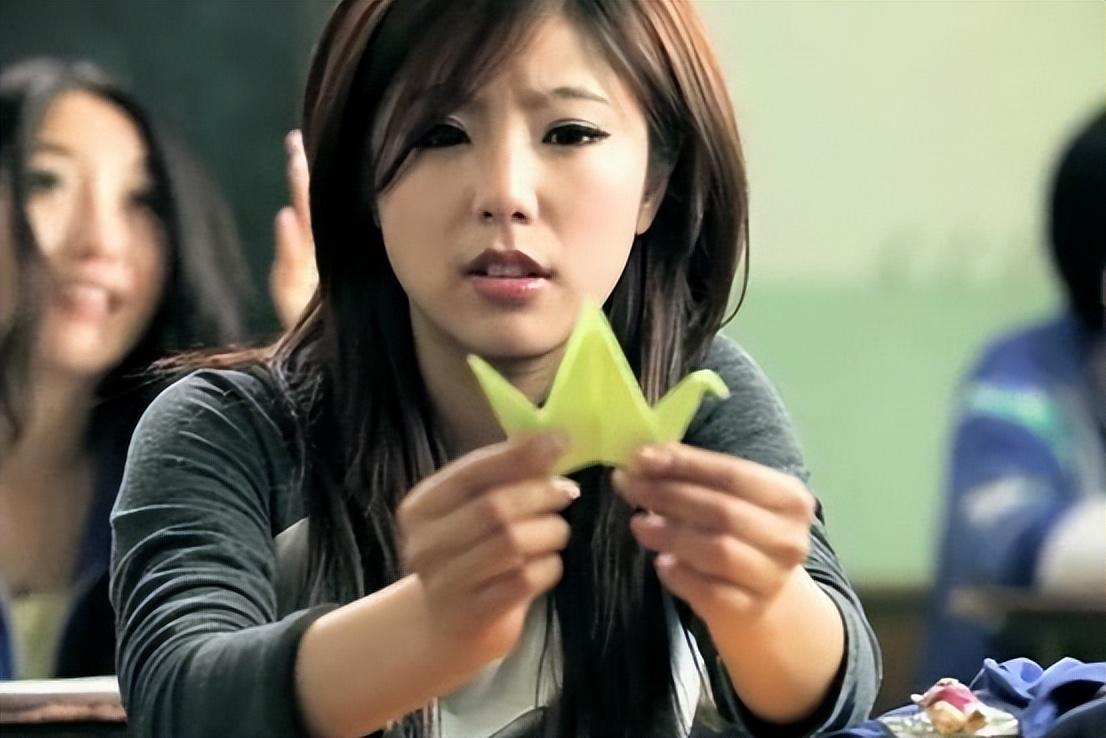 没后台没人罩没热度失去贵人力捧后赵奕欢现状如何