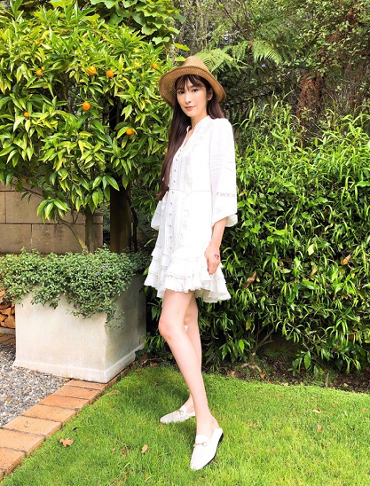 回顾吴佩慈情史:未婚先孕,6年生下4子,靠7个男人攒下50亿身家