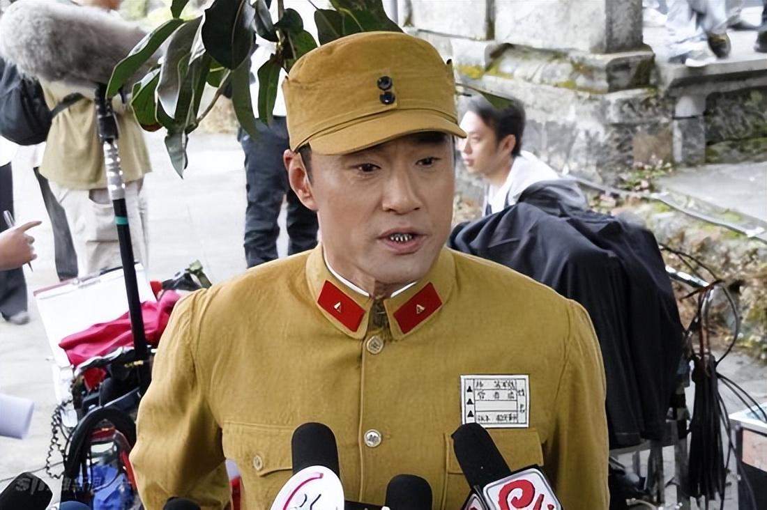 这种谦逊和低调,也让观众更加喜欢他.