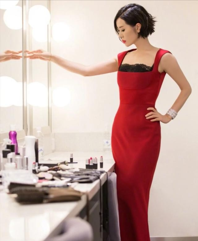 回顾相比当红小花这6位老牌女星风姿卓越的身材更符合观众品味