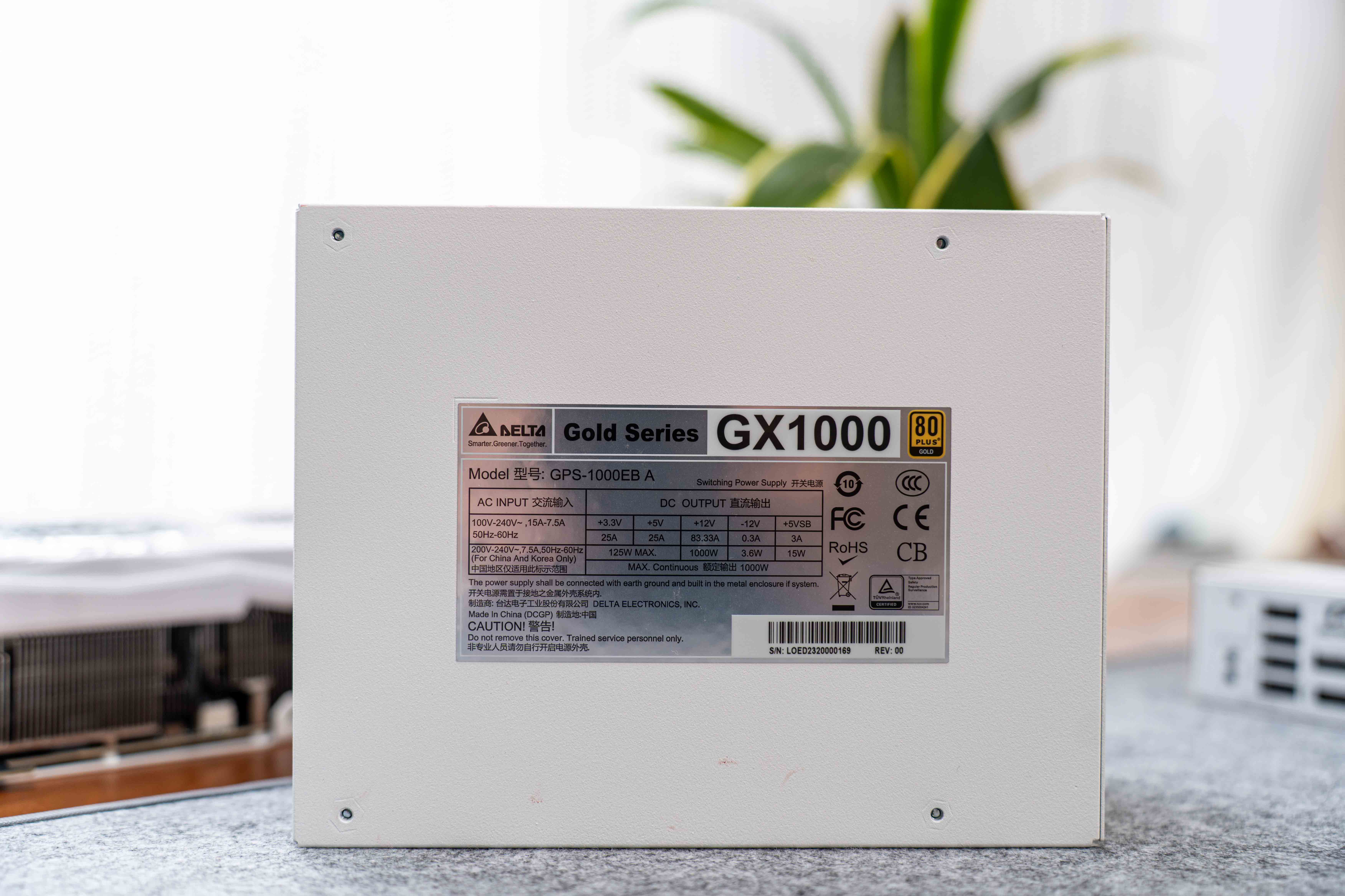 ▼电源采用全模组接口设计,cpu / pice 接口横置,sata / hdd 接口竖置