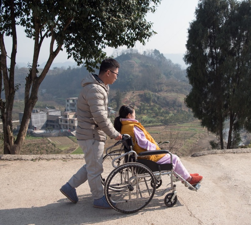 回顾陕西小伙见女网友得知对方一级残疾他的做法让人感动