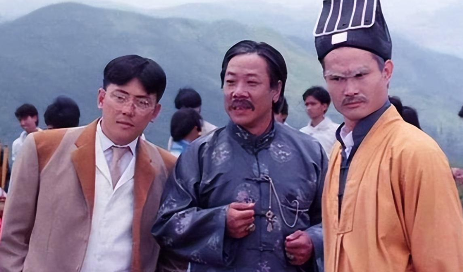 是洪家班的一员,曾经也靠着武打戏成名,曾出演过《捉鬼合家欢》