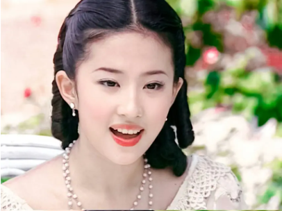 回顾那个把自己整容成刘亦菲的19岁女孩过得怎样了