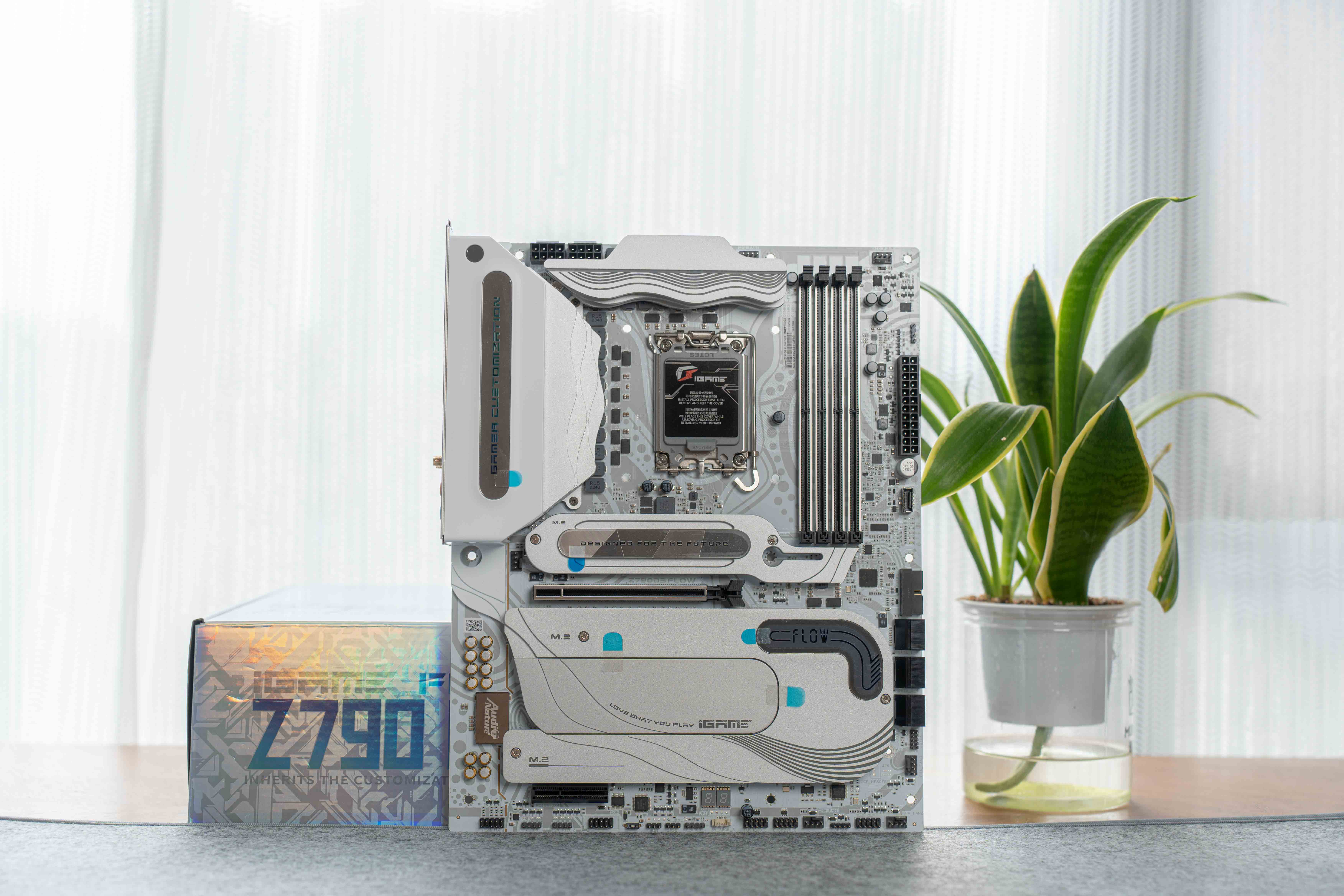 纯白光影海景房游戏生产力都不能少丨14700kf影驰4080装机