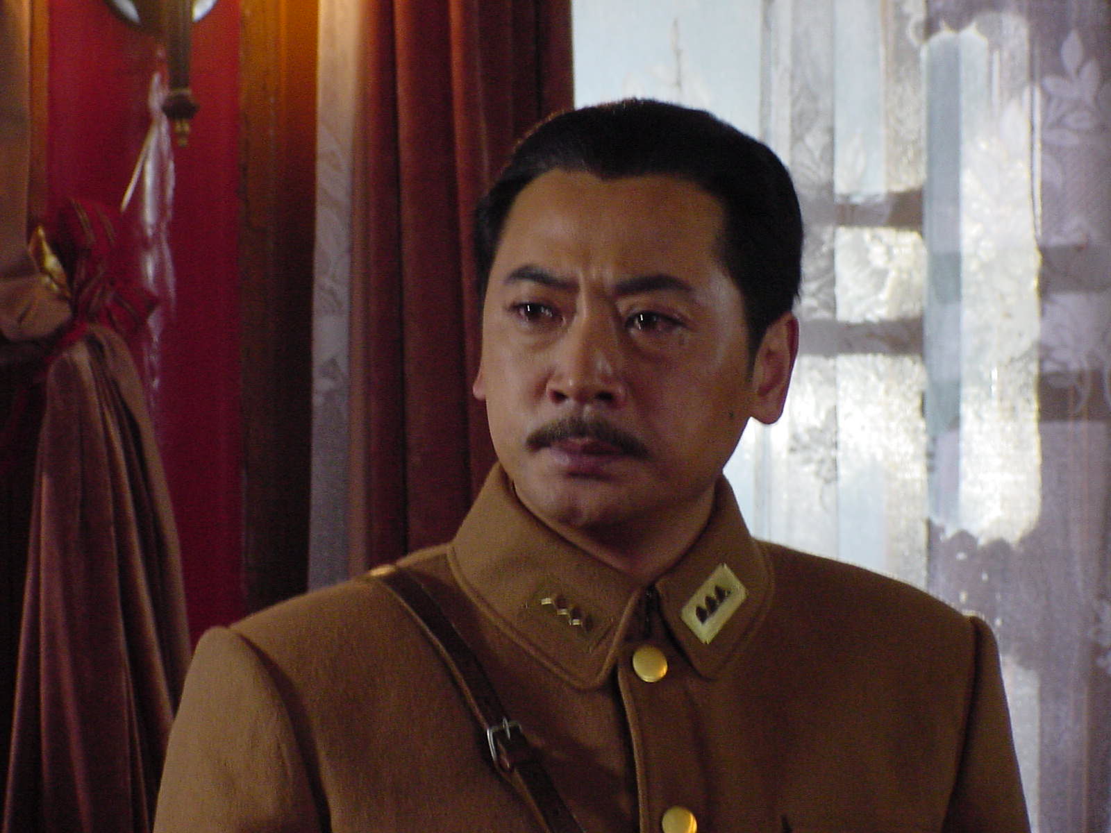 回顾演员刘劲娶初恋为妻婚后生一女回家后却不爱说话