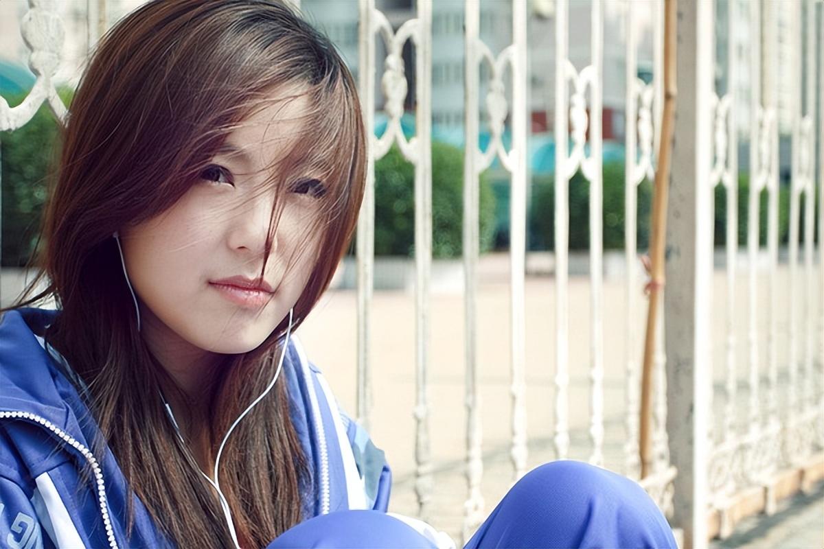 没后台,没人罩,没热度,失去"贵人"力捧后,赵奕欢现状如何