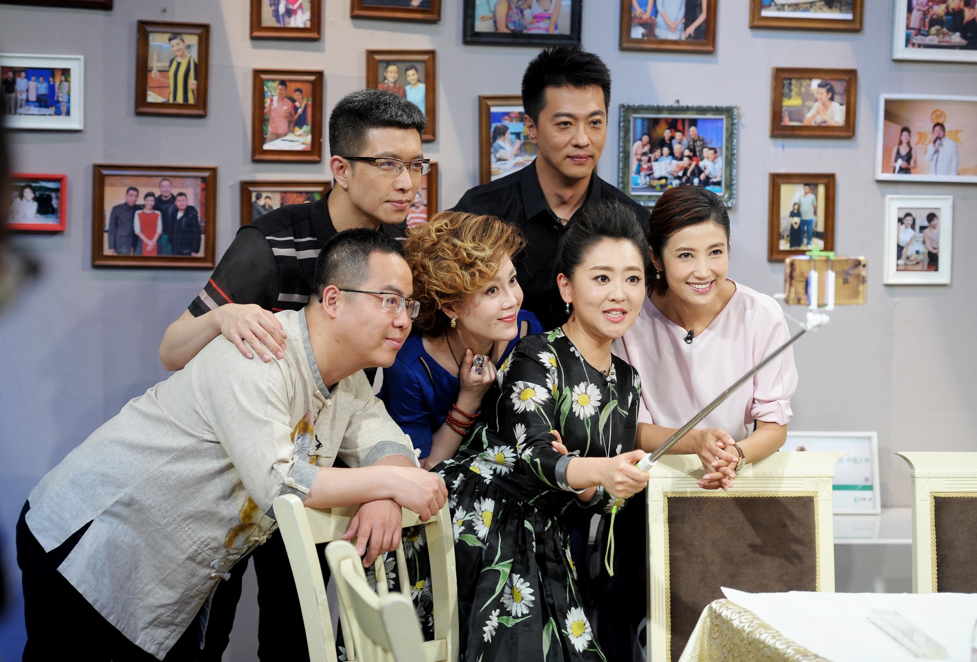 回顾春妮二婚嫁刚强不生孩子不做饭41岁意外得子幸福刚刚好