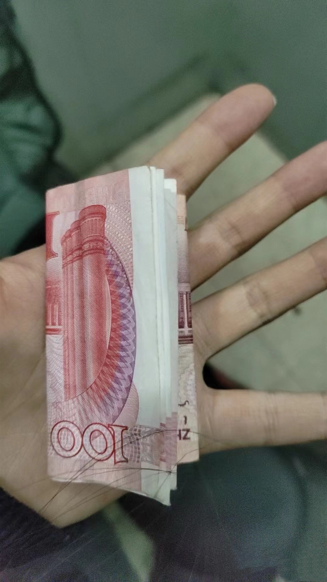 嗯………捡到一分钱要交给警察叔叔,那一把呢?